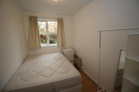2 bedroom Flat to let in Georgette Drive, Salford, M3
