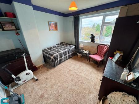 3 bedroom Semi-detached house for sale in Oakhampton Crescent, Sale, M33