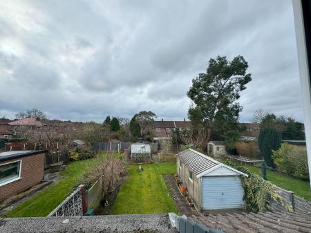 3 bedroom Semi-detached house for sale in Oakhampton Crescent, Sale, M33