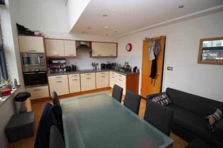 2 bedroom Duplex to let in 83 Newton Street, Manchester, M1