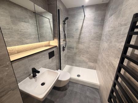 2 bedroom Flat to let in Marlstone Ave, Salford, M3