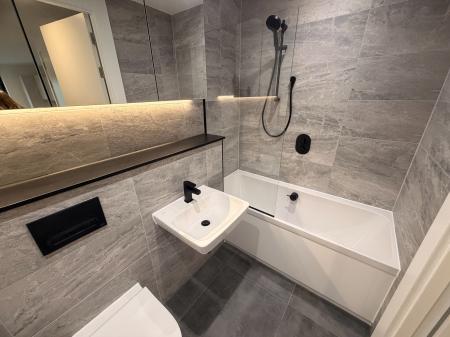 2 bedroom Flat to let in Marlstone Ave, Salford, M3