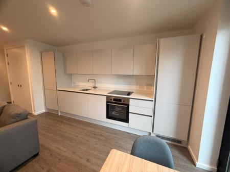 2 bedroom Flat to let in Marlstone Ave, Salford, M3