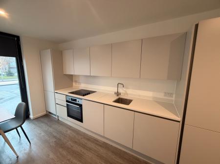 2 bedroom Flat to let in Marlstone Ave, Salford, M3