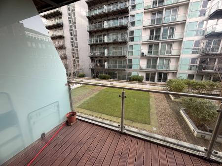 1 bedroom Studio flat to let in Clowes Street, Salford, M3