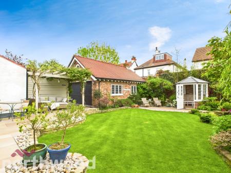 5 bedroom Detached house for sale in Carlton Road, Ainsdale, Southport, PR8