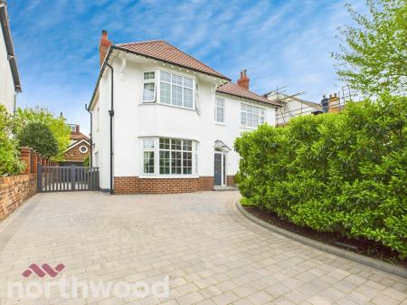 5 bedroom Detached house for sale in Carlton Road, Ainsdale, Southport, PR8