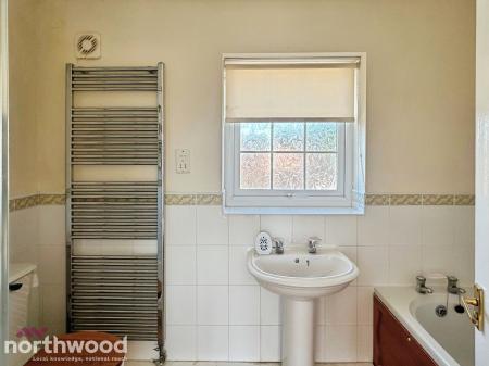 4 bedroom Semi-detached house for sale in Holmeswood Road, Rufford, Ormskirk, L40