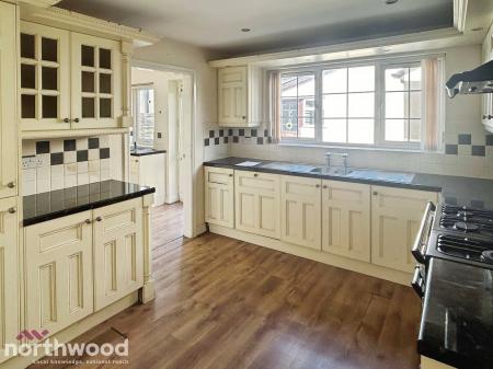 4 bedroom Semi-detached house for sale in Holmeswood Road, Rufford, Ormskirk, L40