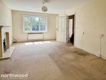 4 bedroom Semi-detached house for sale in Holmeswood Road, Rufford, Ormskirk, L40