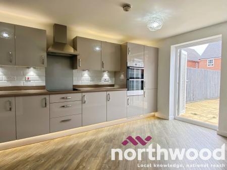 5 bedroom Town house for sale in Maplebeck Drive, Southport, PR8