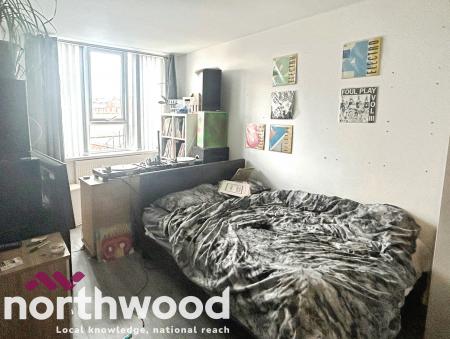 2 bedroom Flat for sale in North House, Southport, PR8