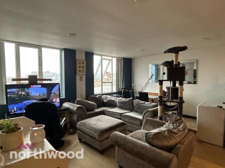 2 bedroom Flat for sale in North House, Southport, PR8