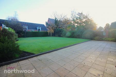 2 bedroom Flat for sale in Park Road, Hesketh Park, Southport, PR9