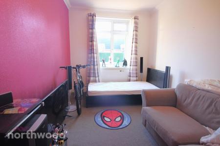 2 bedroom Flat for sale in Park Road, Hesketh Park, Southport, PR9