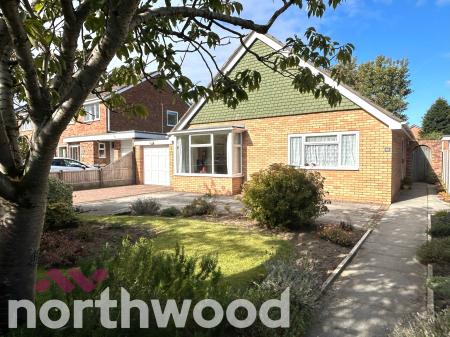 2 bedroom Detached bungalow for sale in Pinfold Lane, Ainsdale, Southport, PR8