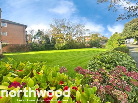 2 bedroom Flat for sale in Westcliffe Road, Birkdale, Southport, PR8