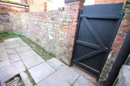 3 bedroom Semi-detached house to let in Bath Street North, Southport, PR9