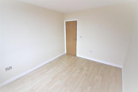 2 bedroom Flat to let in Eastbank Street, Southport, PR8