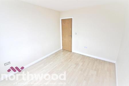2 bedroom Flat to let in Eastbank Street, Southport, PR8
