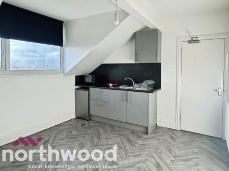 1 bedroom House share to let in Scarisbrick New Road, Southport, PR8