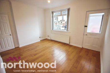 3 bedroom Semi-detached house to let in Stamford Road, Southport, PR8