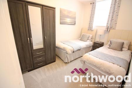 2 bedroom Flat to let in Promenade, Southport, PR9