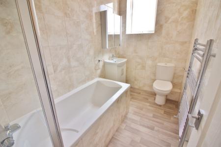 2 bedroom Flat to let in Promenade, Southport, PR9