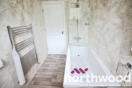 2 bedroom Flat to let in Promenade, Southport, PR9