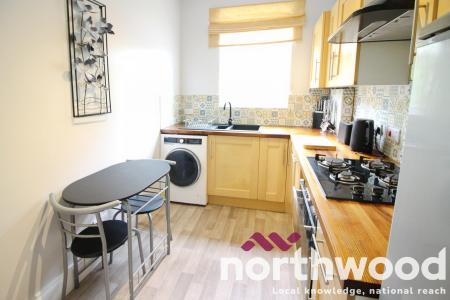 2 bedroom Flat to let in Promenade, Southport, PR9
