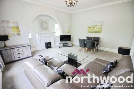 2 bedroom Flat to let in Promenade, Southport, PR9
