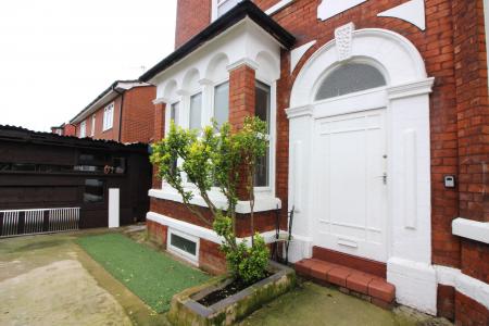 1 bedroom Flat to let in Sussex Road, Southport, PR9
