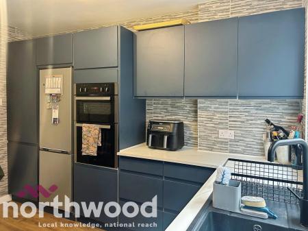 2 bedroom Ground floor flat for sale in 31 Park Crescent, Hesketh Park, Southport, PR9