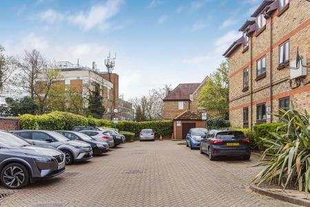 1 bedroom Flat for sale in Beaumonds, St Albans, AL1