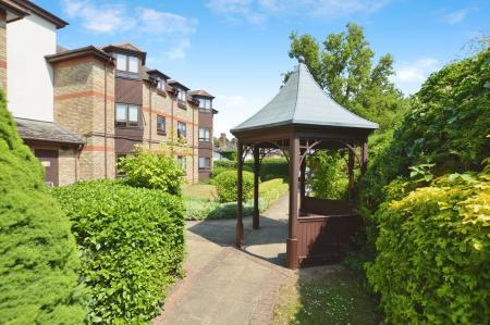 1 bedroom Retirement property for sale in Beaumonds, St Albans, AL1