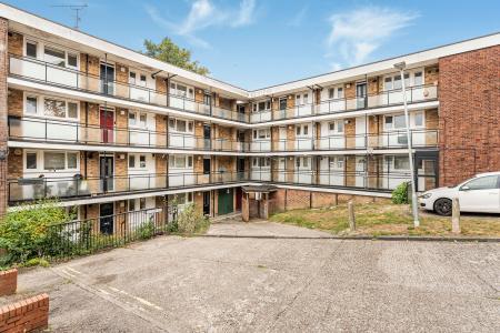 3 bedroom Flat for sale in Belmont Court, St Albans, AL1