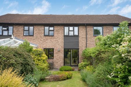 3 bedroom Terraced House for sale in Boissy Close, St Albans, AL4