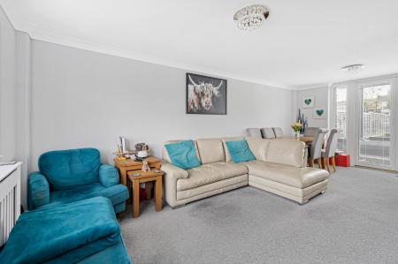 3 bedroom Terraced House for sale in Clinton End, Hemel Hempstead, HP2