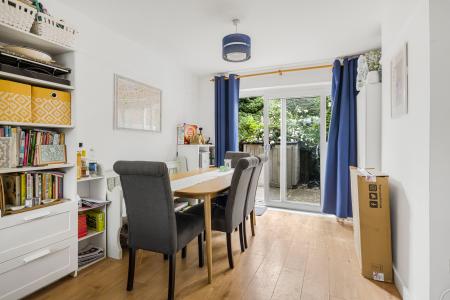 3 bedroom Semi-detached house for sale in Folly Lane, St Albans, AL3