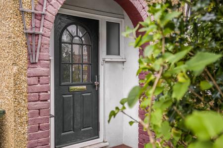 3 bedroom Semi-detached house for sale in Folly Lane, St Albans, AL3