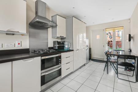 4 bedroom Semi-detached house for sale in Frederick Place, St Albans, AL2