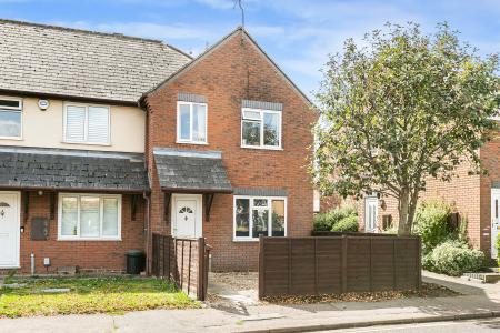 3 bedroom End of terrace house for sale in Ground Lane, Hatfield, AL10