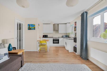 1 bedroom Flat for sale in Half Moon Mews, St Albans, AL1