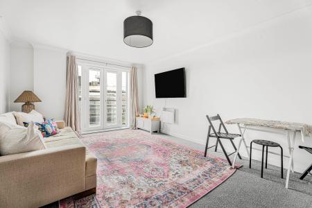 1 bedroom Flat for sale in Handleys Court, Selden Hill, Hemel Hempstead, HP2