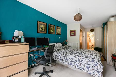 2 bedroom Flat for sale in Holywell Hill, St Albans, AL1