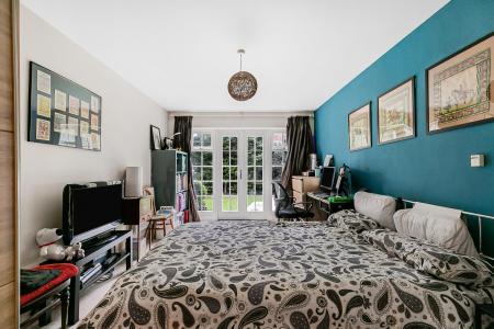 2 bedroom Flat for sale in Holywell Hill, St Albans, AL1