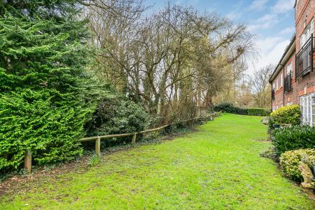 2 bedroom Flat for sale in Holywell Hill, St Albans, AL1