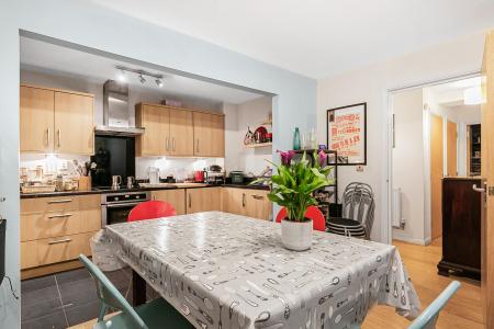 2 bedroom Flat for sale in Holywell Hill, St Albans, AL1