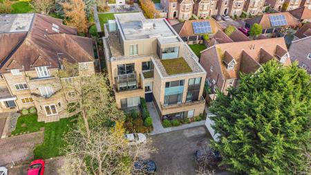 2 bedroom Flat for sale in London Road, St Albans, AL1