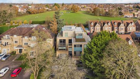 2 bedroom Flat for sale in London Road, St Albans, AL1